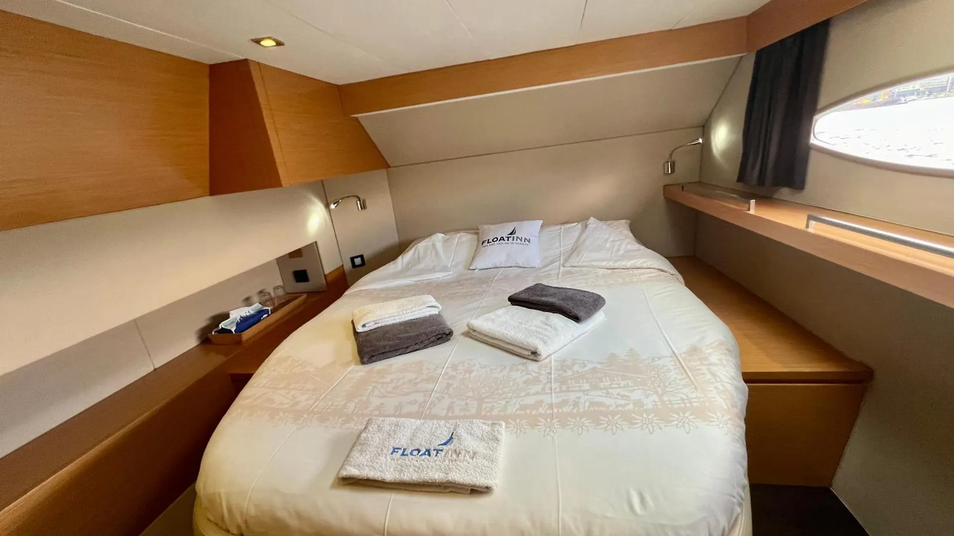*** Bateau-hôtel Floatinn Boat-Bnb Genève Suisse