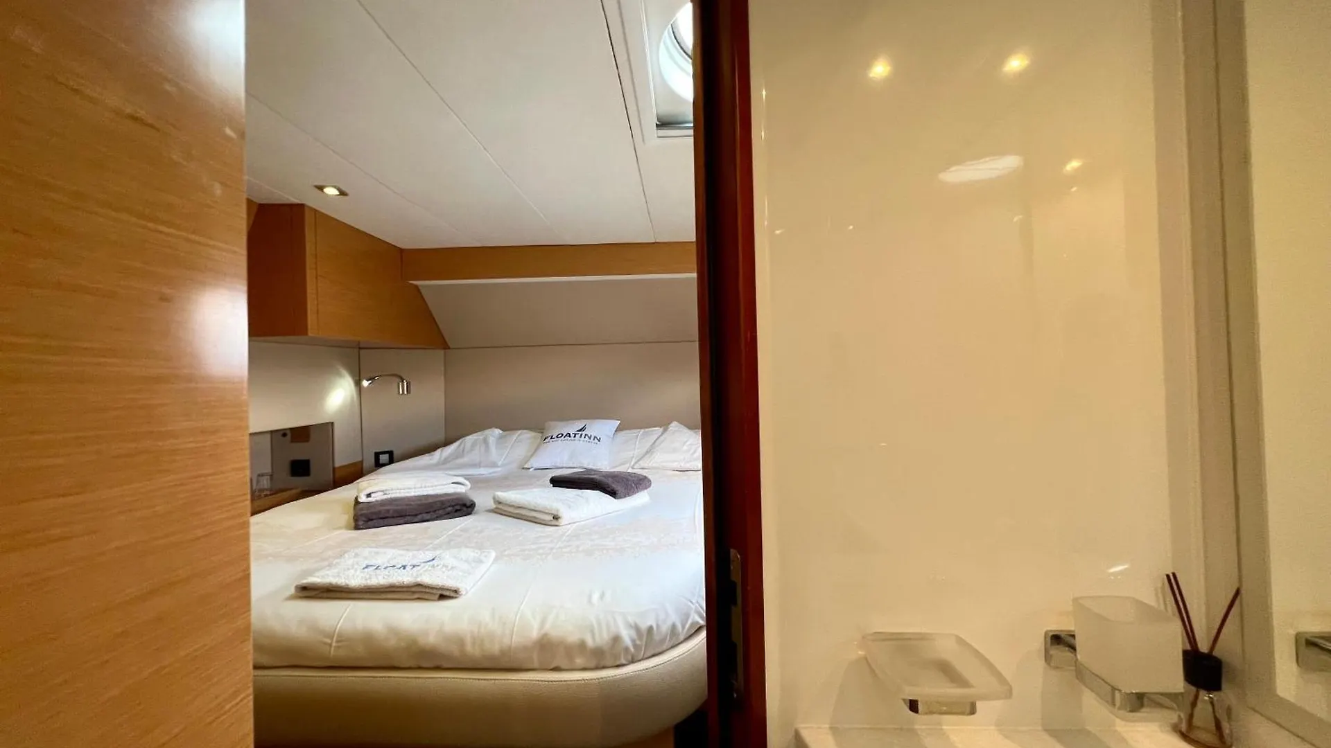 Floatinn Boat-Bnb Genève