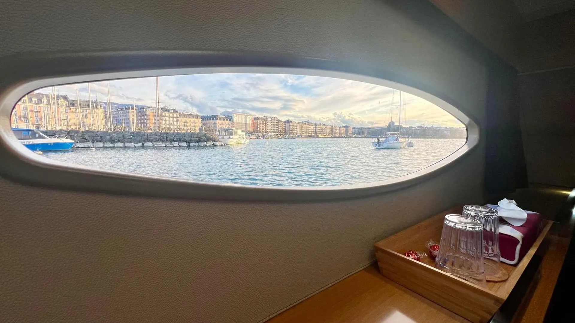 Bateau-hôtel Floatinn Boat-Bnb Genève