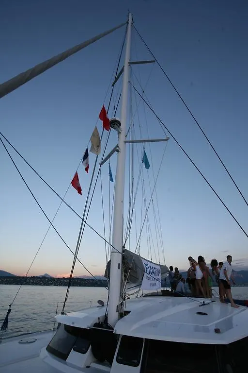 Floatinn Boat-Bnb Genève 3*,  Suisse