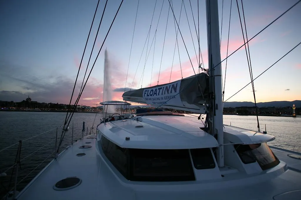 Floatinn Boat-Bnb Genève 3*,