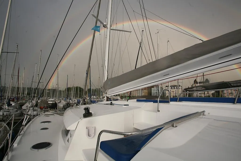 Floatinn Boat-Bnb Genève Suisse