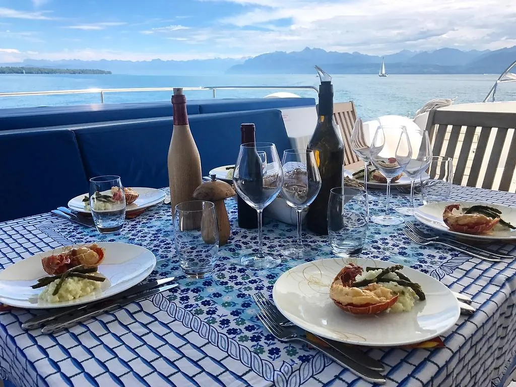 Floatinn Boat-Bnb Genève Bateau-hôtel