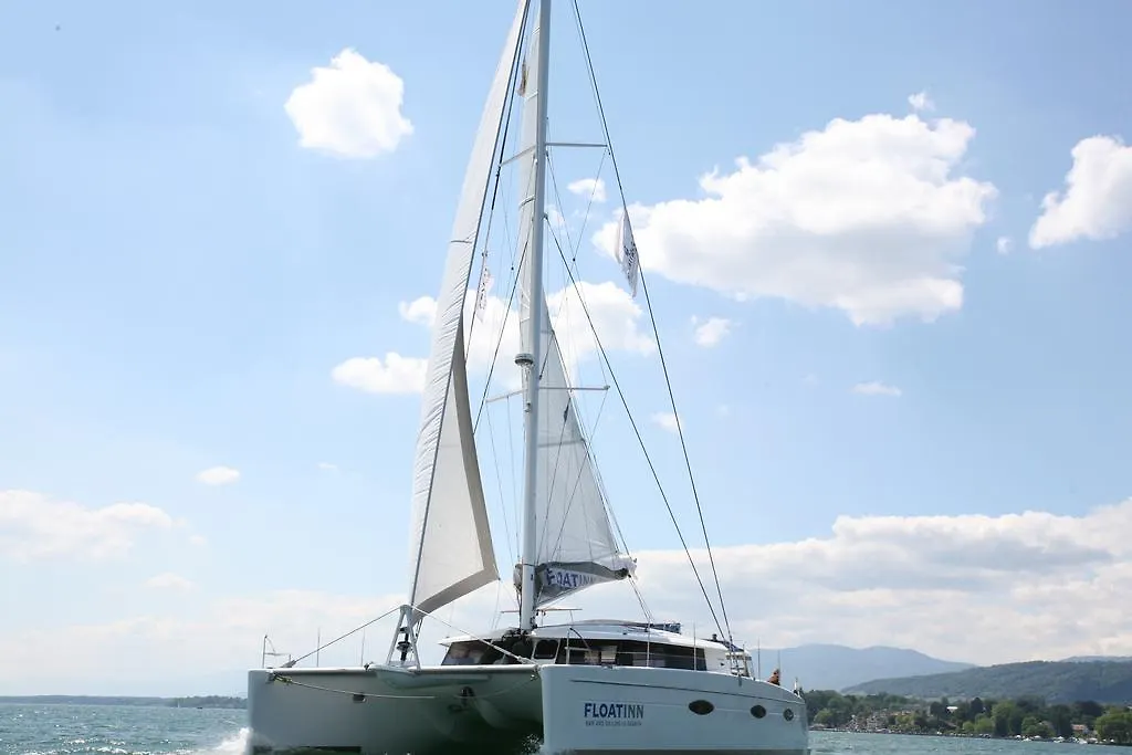 Floatinn Boat-Bnb Geneva 3*,