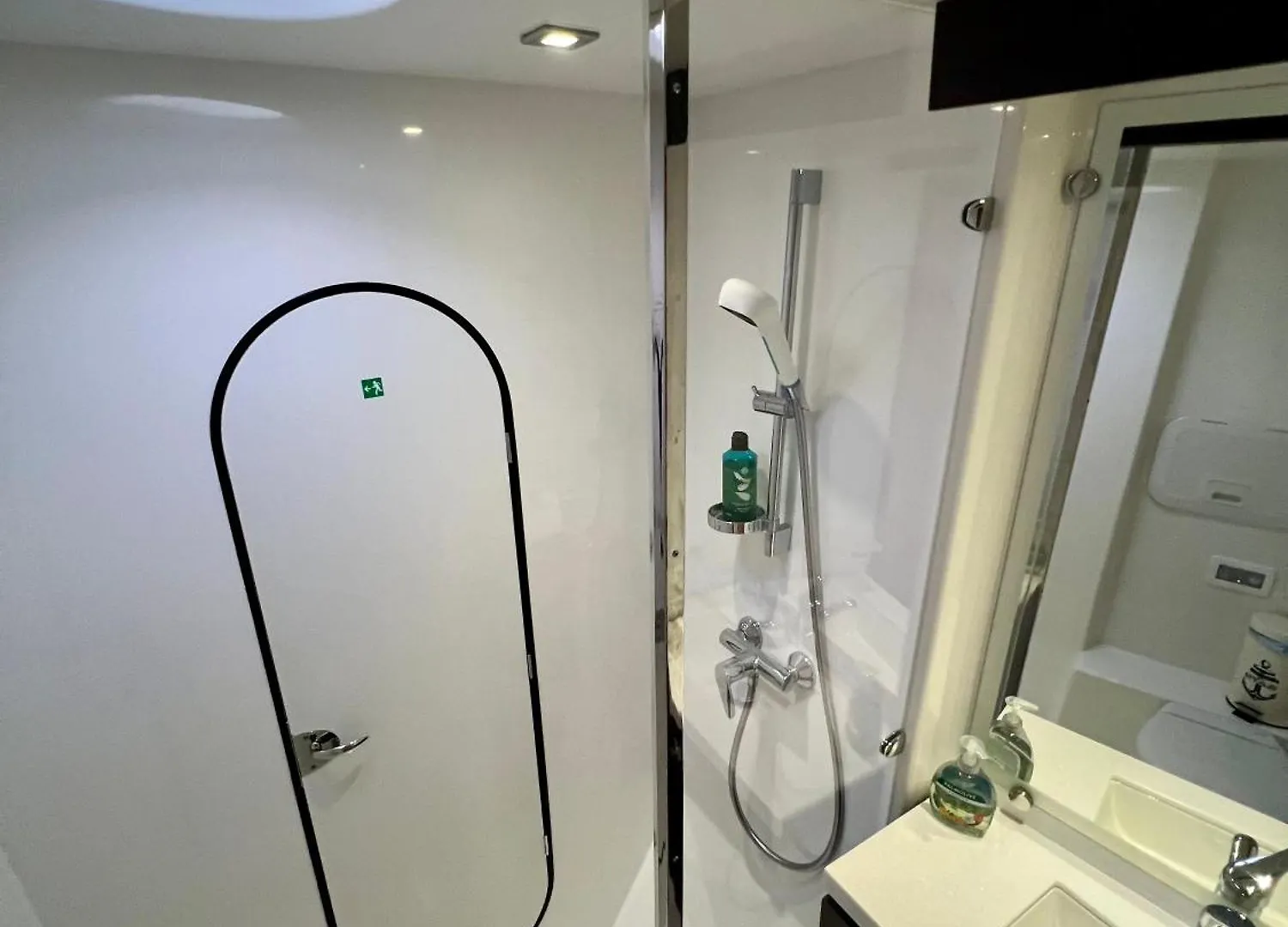 Floatinn Boat-Bnb Geneva 3*,  Switzerland