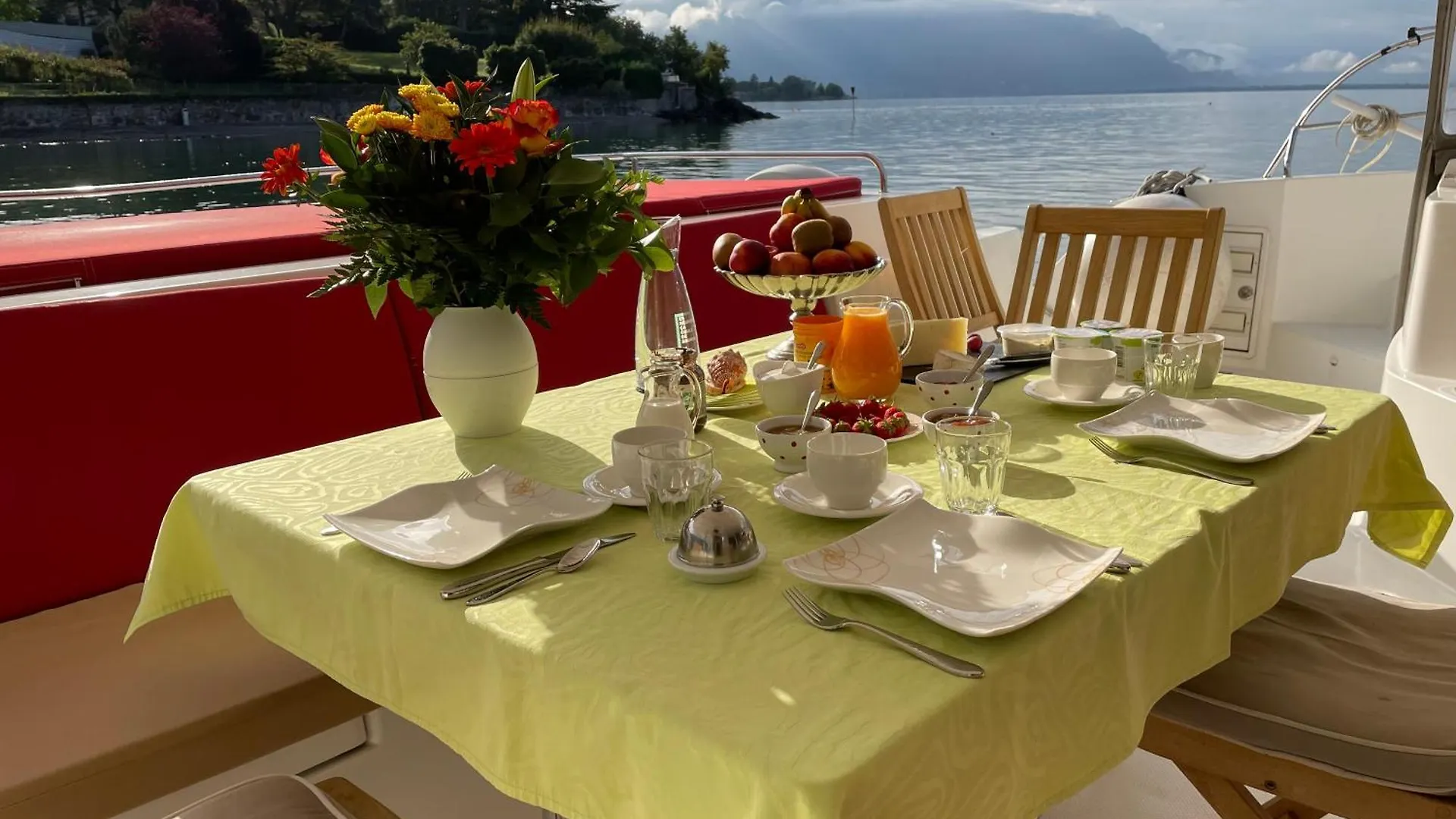 Floatinn Boat-Bnb Geneva 3*,