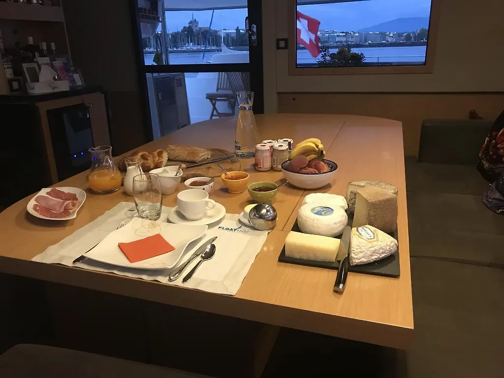 Floatinn Boat-Bnb Geneva 3*,  Switzerland