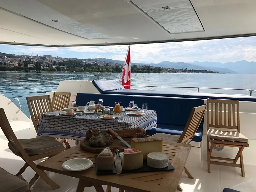 Floatinn Boat-Bnb Geneva Botel