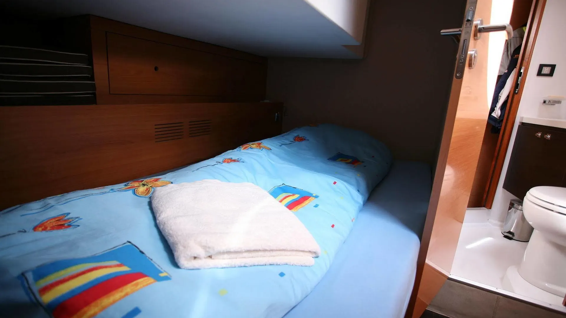 Floatinn Boat-Bnb Geneva Botel