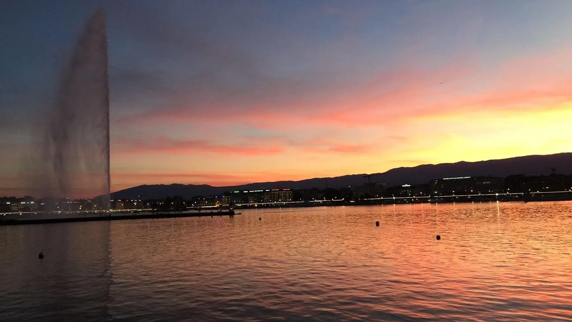 Floatinn Boat-Bnb Geneva Switzerland