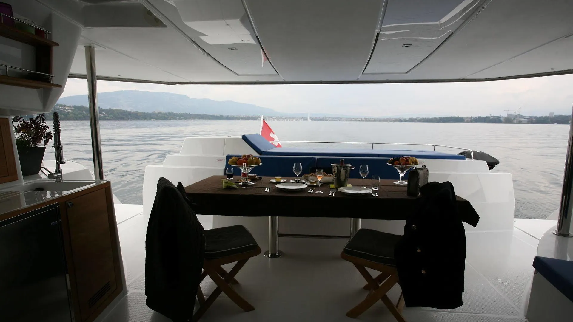 Floatinn Boat-Bnb Geneva Botel
