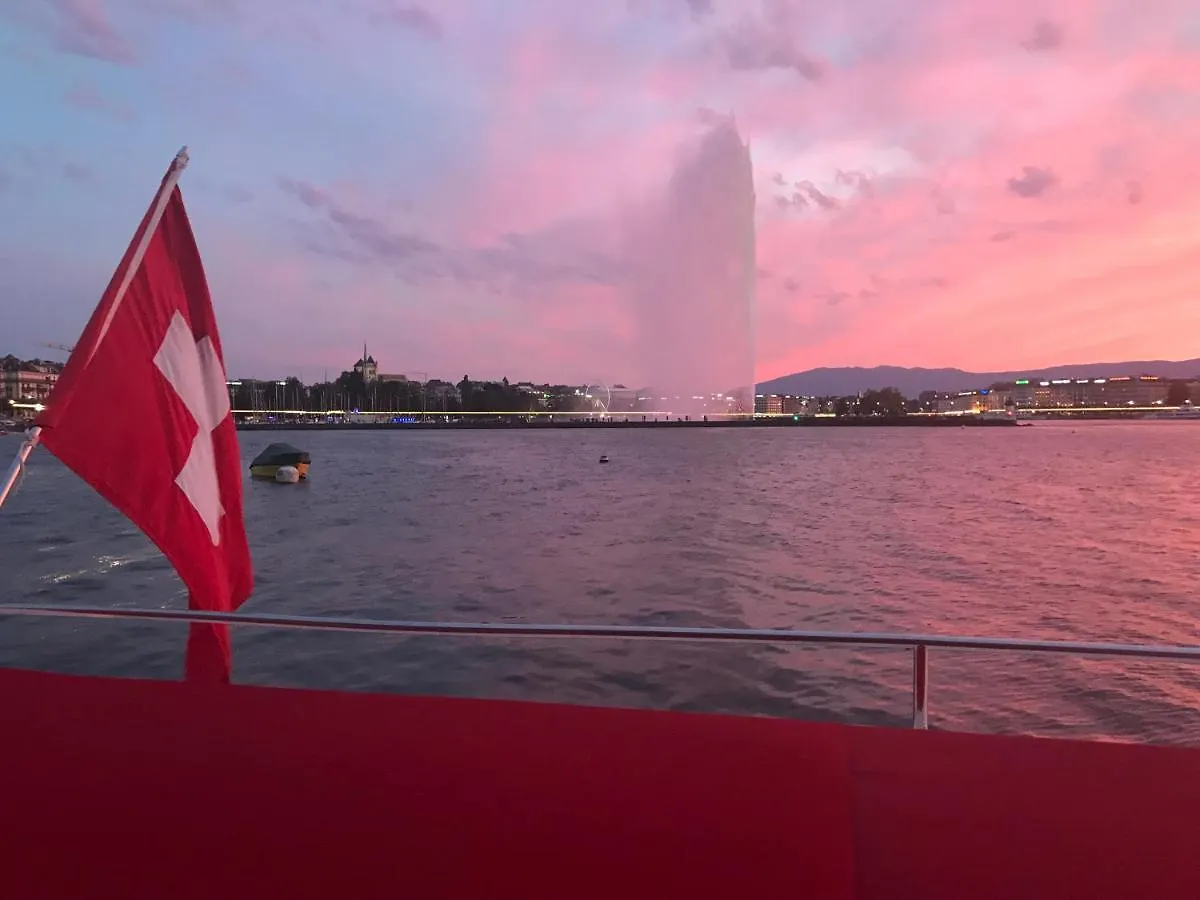 Floatinn Boat-Bnb Geneva Botel